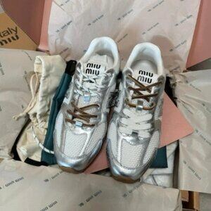 🧸🧸Miu Miu x New Balance shoes Silver Plush Sneaker